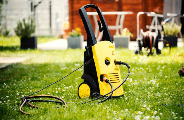 Best Animal Enclosure Cleaning  in Oskaloosa, KS